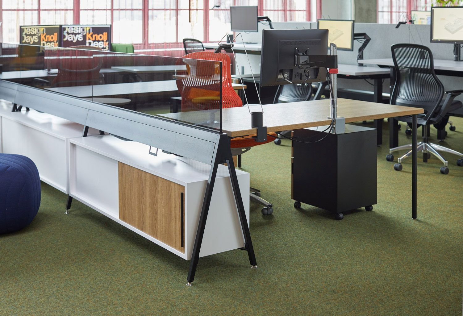 InterieurForma_Productos_knoll-guardado-freestanding-Horsepower-Beam-con-guardado-03