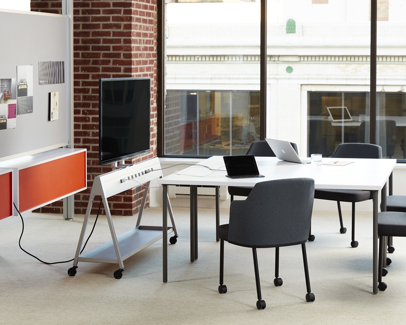 InterieurForma_Productos_knoll-sistemas de trabajo-antenna-Horsepower Tech Cart-02